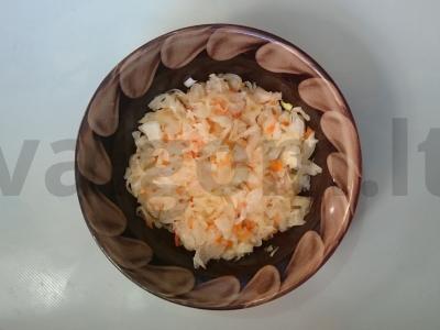 Rauginti kopūstai vegetarams pagrindine nuotrauka