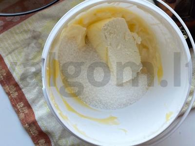 Majonezo sausainiai su šokoladu Žingsnis 1