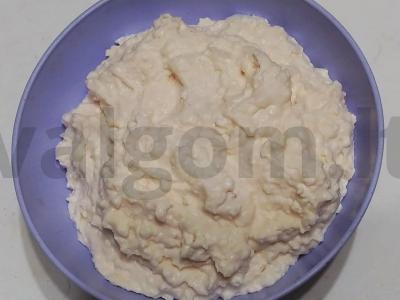 Subtilus varškės terinas su pistacijomis ir avietėmis Žingsnis 1