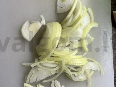 Vištienos kepenėlės grietinės padaže Žingsnis 2