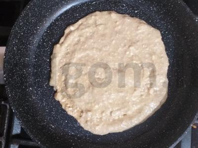 Mini avižinių dribsnių blynų pyragas. Žingsnis 2