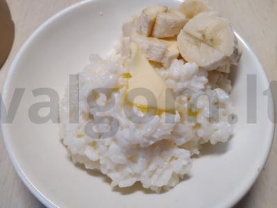 Ryžių košė su kokosų drožlėmis pagrindine nuotrauka