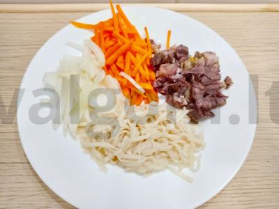 Kiniška makaronų sriuba su jautienos sultiniu Žingsnis 1