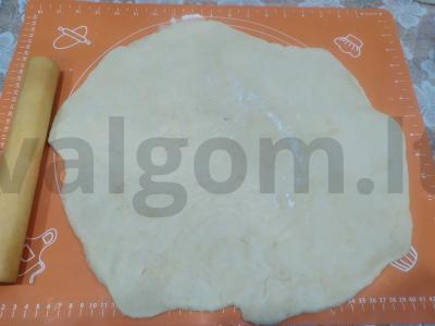 Skanus pyragas su vyšniomis ir grietine Žingsnis 7