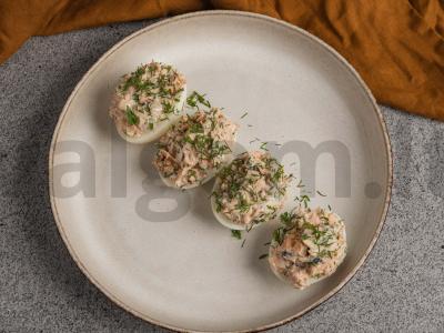 Kiaušiniai, įdaryti rausvąja lašiša ir krapais pagrindine nuotrauka