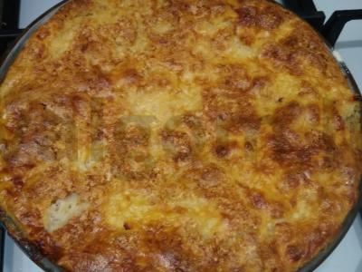 Pabarstytas obuolių pyragas arbatos vakarėliui. pagrindine nuotrauka
