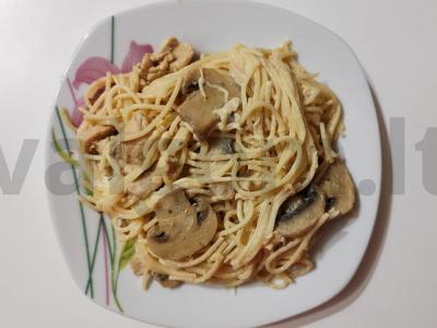 Naudinga pasta pagrindine nuotrauka