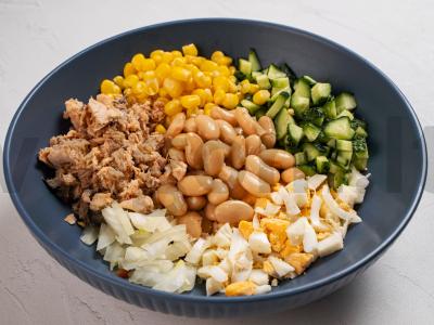 Žuvies salotos su pupelėmis ir kukurūzais Žingsnis 2