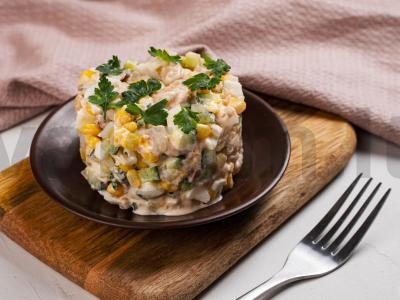 Žuvies salotos su pupelėmis ir kukurūzais Žingsnis 4