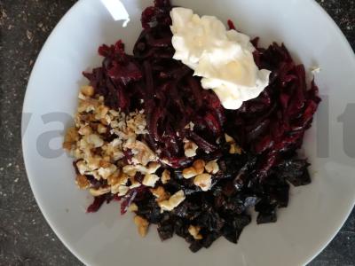 Burokėlių salotos su džiovintomis slyvomis ir graikiniais riešutais Žingsnis 2