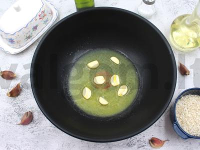 Risotto su pesto ir jūros gėrybėmis be vyno Žingsnis 4
