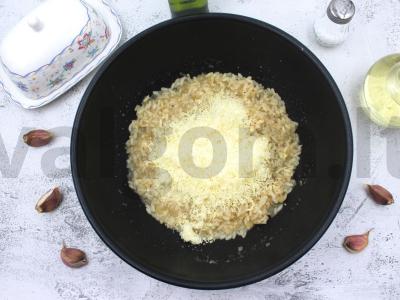 Risotto su pesto ir jūros gėrybėmis be vyno Žingsnis 8