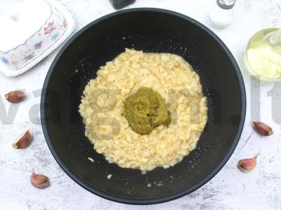 Risotto su pesto ir jūros gėrybėmis be vyno Žingsnis 9