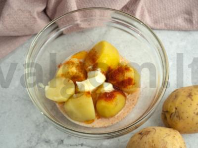 Bulvių košė su rūkyta vištiena ir paprika Žingsnis 1