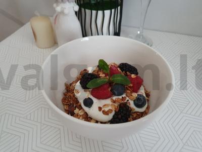 Granola pusryčiams per 3 minutes pagrindine nuotrauka