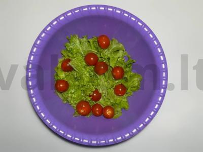 Skanios salotos su krevetėmis, vyšniniais pomidorais ir avokadais Žingsnis 1