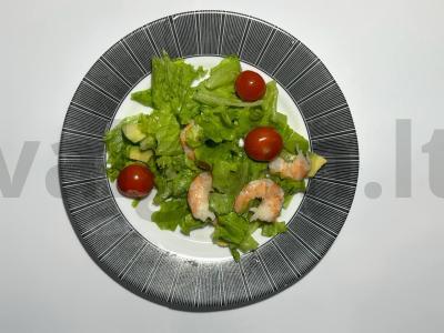 Skanios salotos su krevetėmis, vyšniniais pomidorais ir avokadais pagrindine nuotrauka