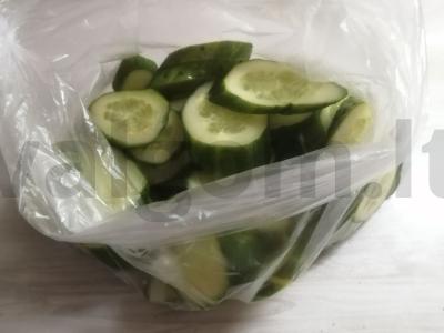 Marinuoti agurkai maišelyje Žingsnis 2