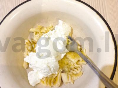 Dietiniai bananų blyneliai Žingsnis 2