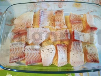 Prancūziško stiliaus žuvis su sūriu ir pomidorais Žingsnis 3