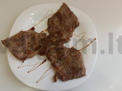 Kepta kiaulienos sprandinė pagrindine nuotrauka