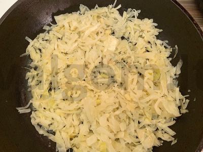 Kopūstų paplotėliai su švelniu įdaru Žingsnis 4