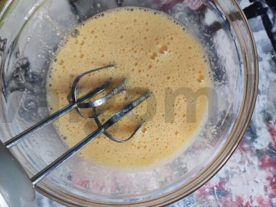 Traški charlotte multicooker keptuvėje Žingsnis 3