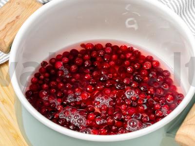 Spanguolių ir česnakų padažas Žingsnis 1