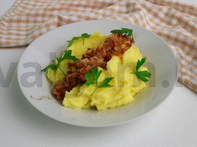 Mikrobangų krosnelėje ruošiama bulvių košė su šonine Žingsnis 6