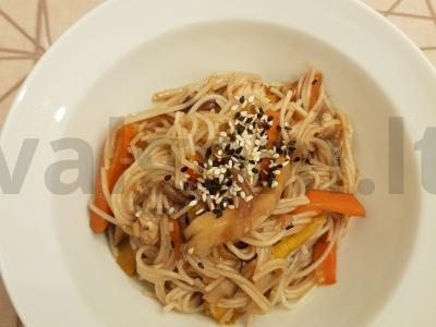 Azijietiški naminiai makaronai pagrindine nuotrauka
