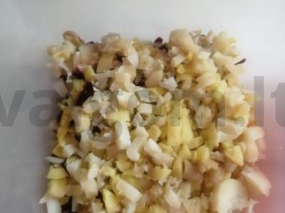 Vinaigrette su marinuotais agurkais ir žirneliais Žingsnis 3