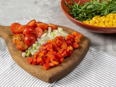 PP salotos su konservuotais kukurūzais Žingsnis 1