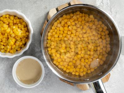 Humusas su kukurūzais Žingsnis 1