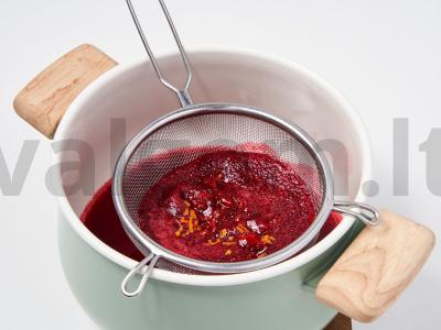 Spanguolių ir apelsinų uogienė Žingsnis 2