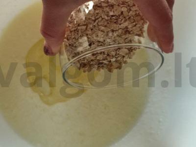 Avižiniai blyneliai su kefyru Žingsnis 1