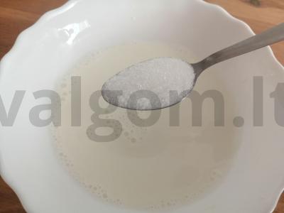 Minkštos mėsainių bandelės. Žingsnis 1