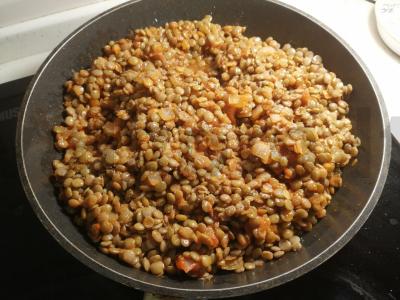 Lęšiai pomidorų padaže su svogūnais Žingsnis 6