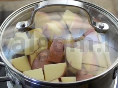 Bulvių žiemos salotos Žingsnis 1