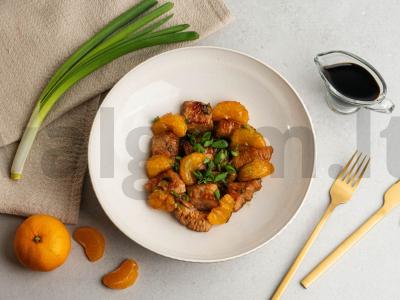 Kalakutiena su mandarinais ir konjaku pagrindine nuotrauka