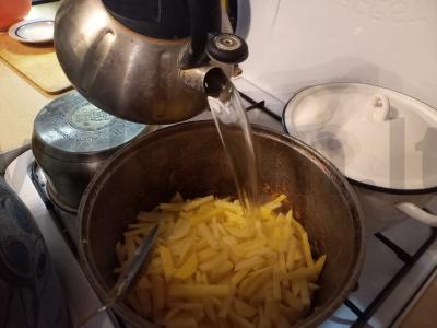 Bulvių troškinys su mėsa Žingsnis 8