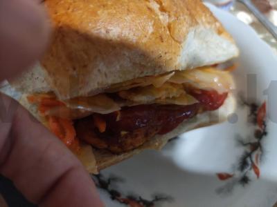 Korėjietiškas dešrainis su kimči. pagrindine nuotrauka