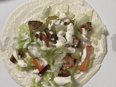 Naminė šavarma su kiauliena, sūriu, daržovėmis ir grietine Žingsnis 4