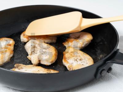 Greitos kalakutienos ir avokadų salotos Žingsnis 1