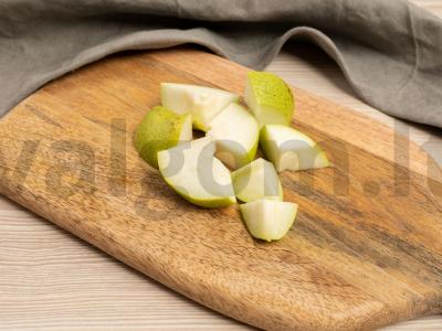 Obuolių ir kriaušių kokteilis su mandarinais Žingsnis 1