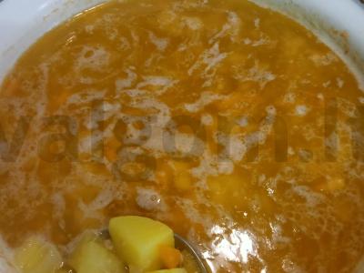 Bulvės su troškiniu pagrindine nuotrauka