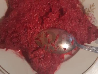 "Red Star" burokėlių salotos su putpelių kiaušiniais Žingsnis 6