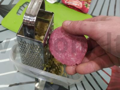 Greiti karšti sumuštiniai su dešra ir marinuotais agurkais Žingsnis 3