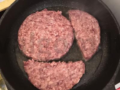 Jautienos kotletai su daržovėmis. Žingsnis 2