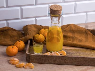 Mandarinų degtinės likeris pagrindine nuotrauka