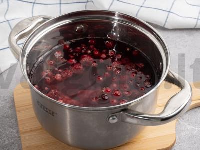 Kompotai su spanguolėmis, mandarinais ir avietėmis Žingsnis 2